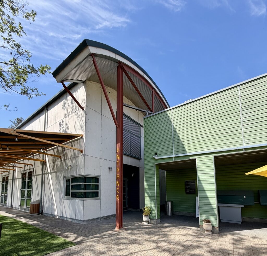 A picture of the Napa Valley Museum in Yountville, California entrance.